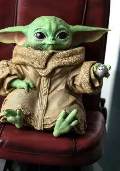 Gentle Giant Star Wars: The Mandalorian- Child In Chair Statue -Fun Place Pop Store gentle giant star wars the mandalorian child in ch alt 4